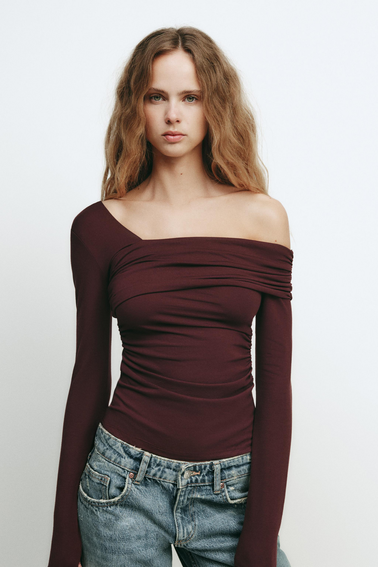Quinlan Asymmetric Neckline Top In Wine