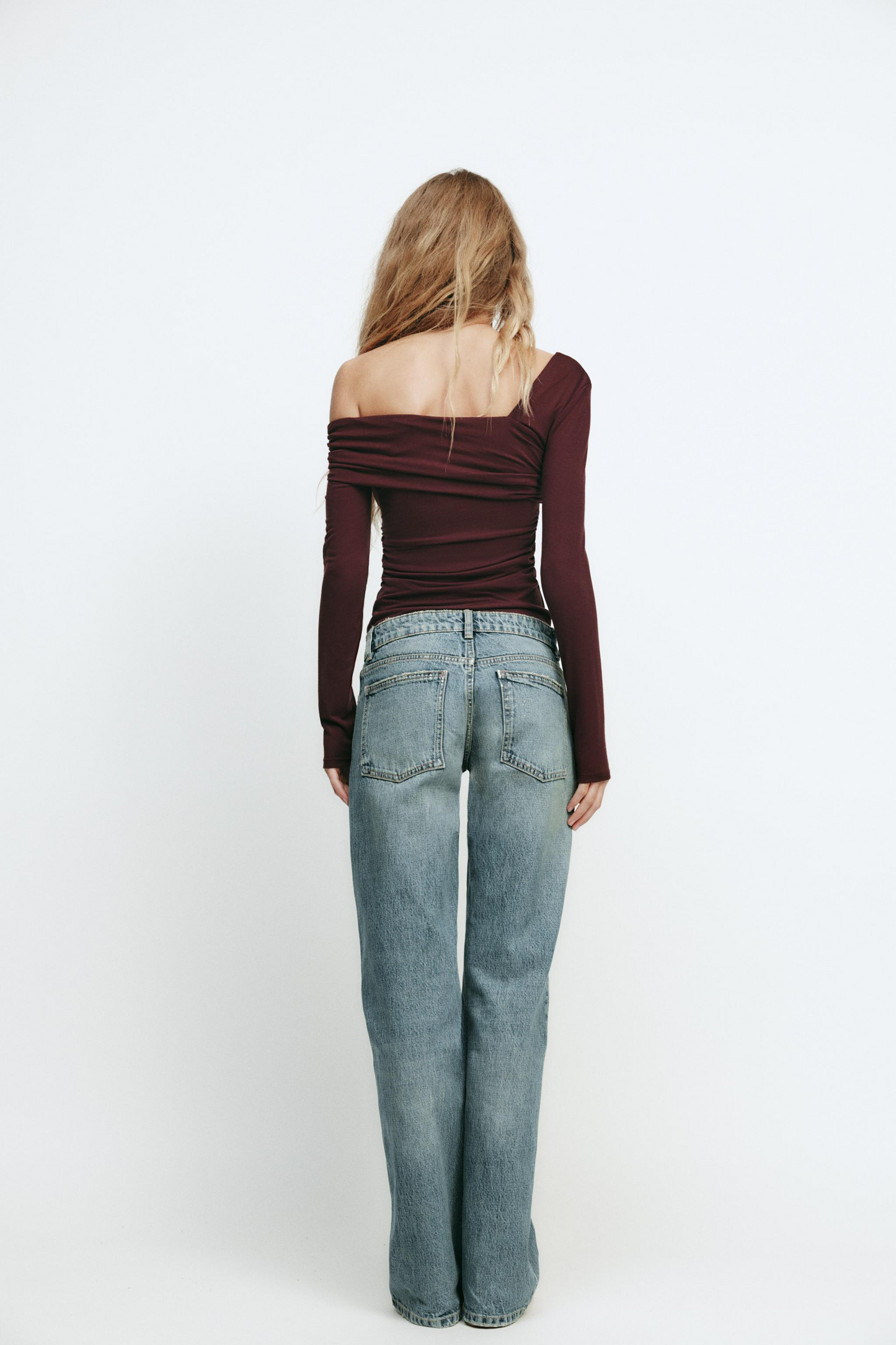 Quinlan Asymmetric Neckline Top In Wine